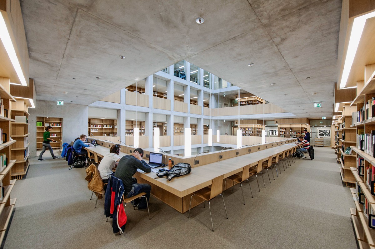 瑞士圣加伦应用科技大学图书馆.jpg